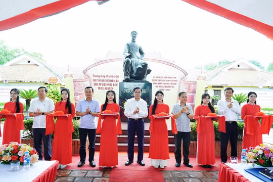 Trang nghiêm lễ giỗ lần thứ 204 của Đại thi hào Nguyễn Du