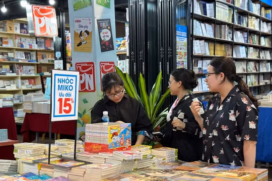 Sau hơn 8 năm thành lập, Đường sách TP HCM thu về 345 tỉ đồng