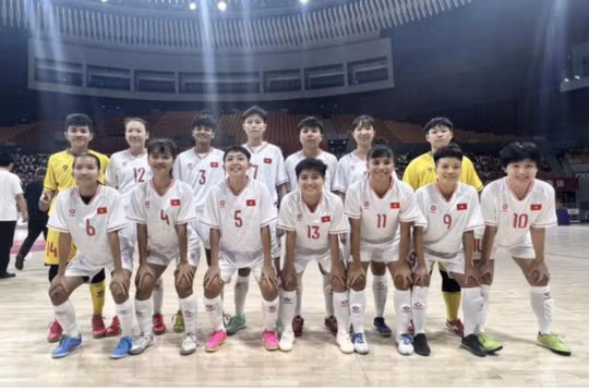 Đội tuyển futsal nữ Việt Nam đại thắng futsal nữ Trung Quốc trong ngày ra quân