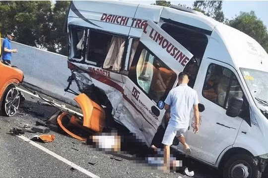Vụ tai nạn thảm khốc trên cao tốc Hà Nội - Hải Phòng: Tài xế dừng xe ở làn 120km/h