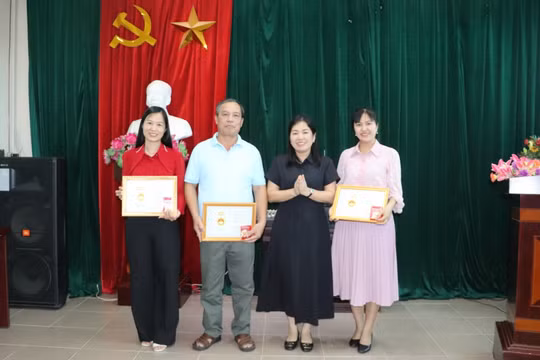 Hội Nhà báo tỉnh Cao Bằng kết nạp thêm 16 hội viên mới