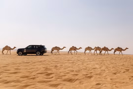 Xe sang thuần điện đầu tiên của Range Rover sắp trình làng