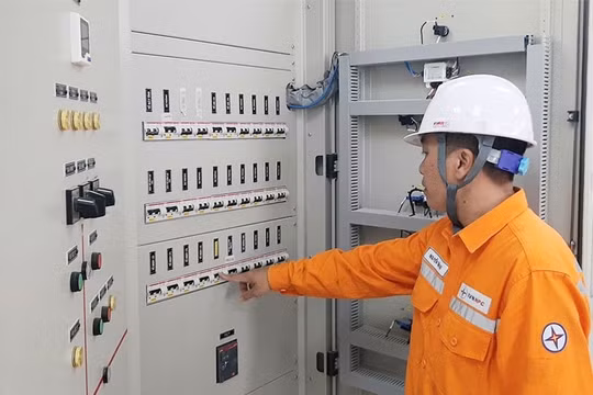 Tăng giá điện không ảnh hưởng đời sống người dân, người nghèo sẽ được 'trợ cấp' điện