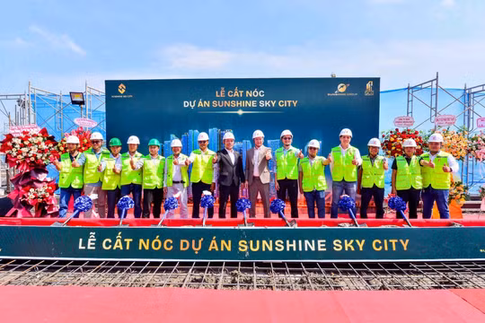 Tổ hợp căn hộ “chuẩn khách sạn ven sông Sài Gòn” - Sunshine Sky City cất nóc toà S4