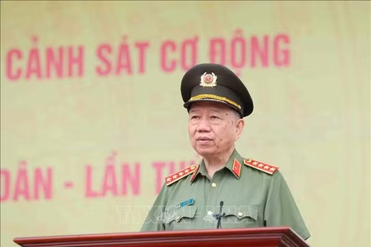Bộ trưởng Bộ Công an Tô Lâm dự tổng duyệt diễu binh Lễ kỷ niệm 50 năm Ngày truyền thống lực lượng Cảnh sát cơ động