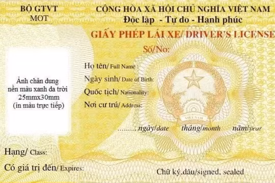 Có bắt buộc phải đổi bằng lái xe cũ theo mẫu mới?