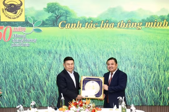 Công ty CP Phân bón Bình Điền tiếp đón đoàn công tác của Chủ tịch Quốc hội Lào: Mở ra cơ hội hợp tác nông nghiệp bền vững