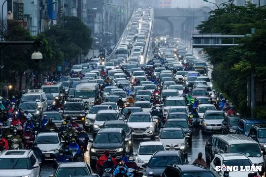 Hà Nội tiếp tục nghiên cứu cấm xe máy và thu phí phương tiện vào nội đô