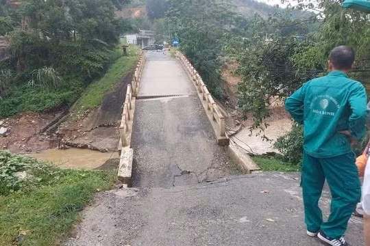 Sập cầu Ngòi Móng, tỉnh lộ 455