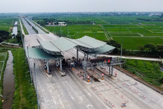 Xem xét tháo gỡ khó khăn, vướng mắc liên quan đến dự án BOT cầu Thái Hà