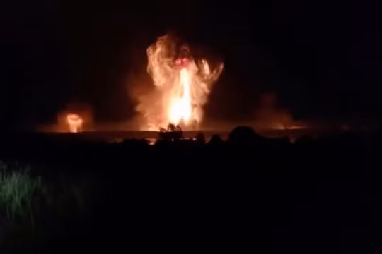 Ukraine tuyên bố đã phá hủy kho đạn dược lớn của Nga trong vụ nổ gây ra địa chấn