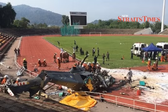 Video và thông tin vụ trực thăng hải quân Malaysia va chạm giữa không trung