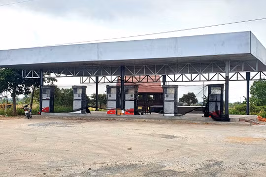 Bạc Liêu: Xử phạt công trình xây dựng cây xăng không phép