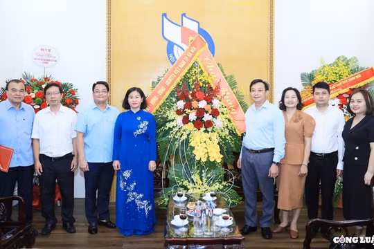 Lãnh đạo Thành ủy Hà Nội thăm, chúc mừng Hội Nhà báo Việt Nam nhân kỷ niệm 99 năm Ngày Báo chí cách mạng Việt Nam