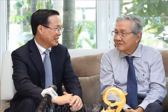 Chủ tịch nước Võ Văn Thưởng thăm, chúc Tết một số nghệ sỹ, trí thức uy tín, tiêu biểu tại TP Hồ Chí Minh