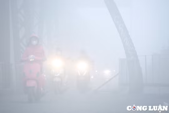 Nguyên nhân sương mù bao phủ Hà Nội nhiều giờ đồng hồ sáng ngày 23 tháng chạp