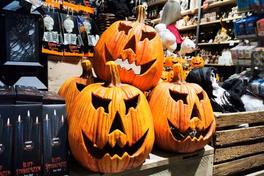 Các nhà bán lẻ tại Mỹ điêu đứng vì nhu cầu mua sắm dịp Halloween giảm