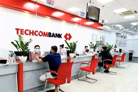 Chứng khoán 28/3: Nhà đầu tư tranh mua Techcombank