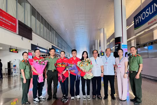Hai xạ thủ Việt Nam về nước sau hành trình chinh phục Olympic 2024