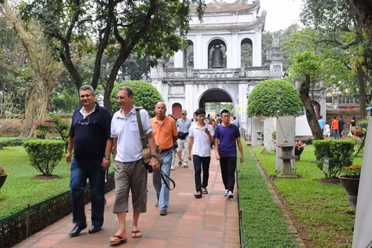 Khách du lịch đến Hà Nội tăng trên 33% trong 7 tháng