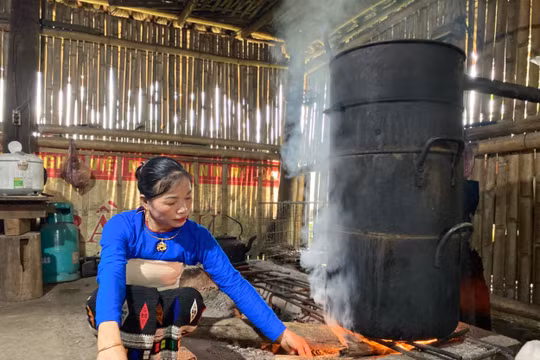 Thanh Hóa: Người giữ nghề nấu rượu “siêu men lá” ở Lang Chánh