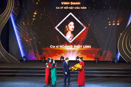 Hoàng Thùy Linh vinh dự nhận giải thưởng 'Ca sĩ nổi bật của năm'