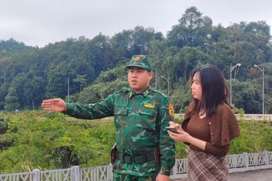 Nhà báo Lục Hương Thu:Nữ phóng viên "xông xáo" miền biên viễn