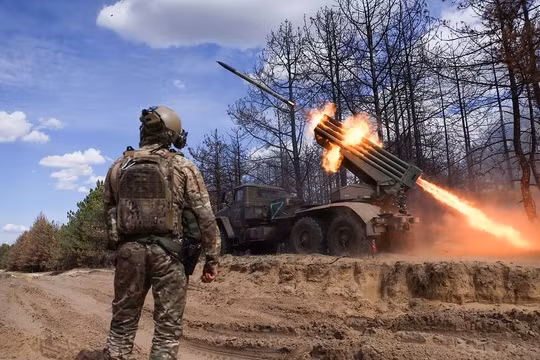 Ukraine bắn tên lửa tầm xa ATACMS vào Crimea, Nga không kích dữ dội Odesa