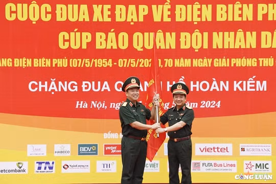 Khai mạc Cuộc đua xe đạp “Về Điện Biên Phủ - 2024, Cúp Báo Quân đội nhân dân”