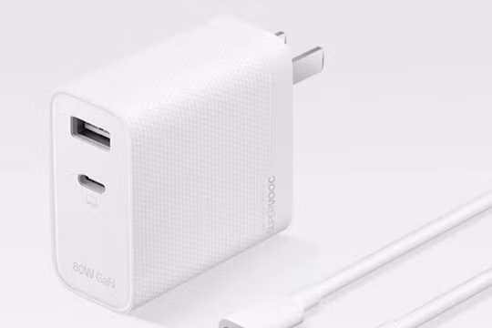 OPPO trình làng củ sạc GaN 2 cổng 80W SUPERVOOC