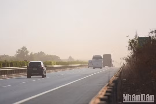 Bộ Tài nguyên và Môi trường lên tiếng về hiện tượng bụi phát sinh ở sân bay Long Thành