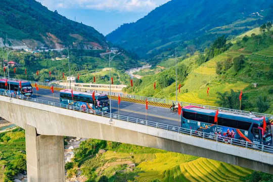Lào Cai: Tạm dừng thu phí đường BOT nối Sa Pa với cao tốc Nội Bài - Lào Cai vì chưa an toàn