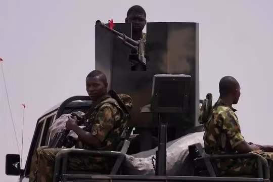 Các tay súng lại bắt cóc 87 dân làng ở phía bắc Nigeria