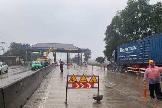 Rút nhân sự tại trạm thu phí, mở barie để đảm bảo an toàn trước bão số 3