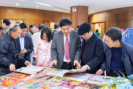 Quảng Ninh khai mạc Hội sách, báo Xuân Giáp Thìn 2024 tại thành phố Hạ Long