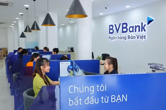 Lãi suất cho vay ‘chạm đáy’, mua nhà bây giờ hay chờ đợi thêm?