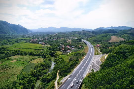 Vì sao nhà đầu tư giao thông "gánh" nợ ngân hàng?