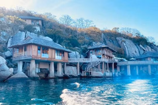 Ninh Vân Bay (NVT) lỗ lũy kế 712 tỷ, vẫn phải trả thu nhập cho hoa hậu Ngọc Hân 1,4 tỷ đồng