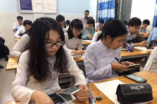 Hải Phòng siết chặt quản lý học sinh sử dụng điện thoại