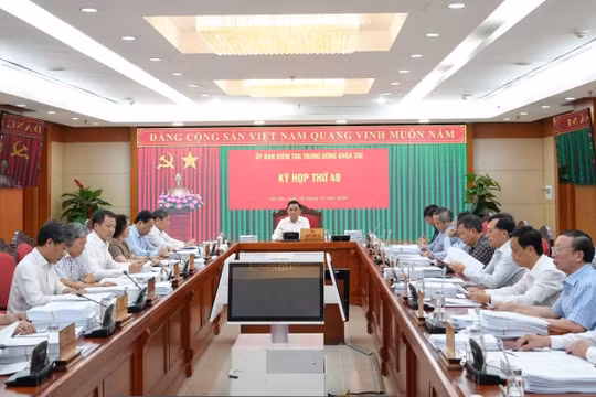 Ủy ban Kiểm tra Trung ương kỷ luật, đề nghị kỷ luật nhiều lãnh đạo, nguyên lãnh đạo một số địa phương