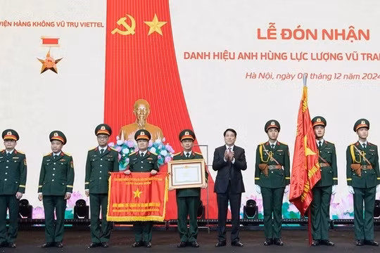 Chủ tịch nước trao danh hiệu Anh hùng Lực lượng vũ trang nhân dân tặng Viện Hàng không Vũ trụ Viettel
