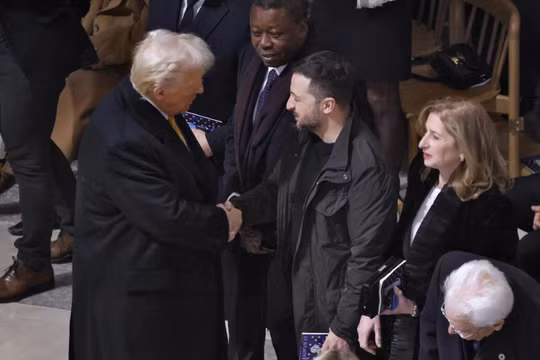 Ông Trump dọa cắt viện trợ cho Ukraine và rút Mỹ khỏi NATO
