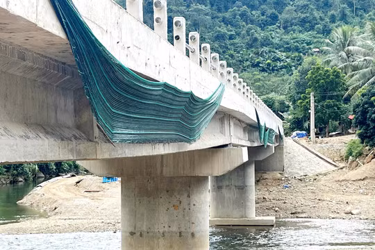 Nghệ An: Công trình cầu bản Xốp Kho hơn 10 tỷ đồng có dấu hiệu thi công không đảm bảo?