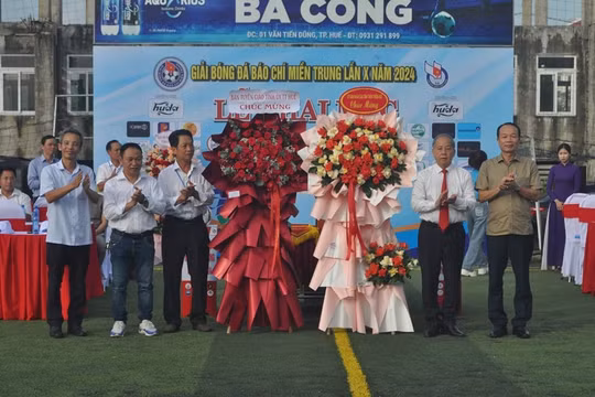 Giải bóng đá Báo chí miền Trung lần thứ 10: Huy động 50 triệu đồng hỗ trợ hộ nghèo