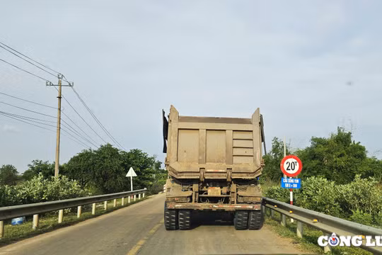 Phú Thiện (Gia Lai): Cầu sông Yun có nguy cơ bị đổ sập vì “quá tải”