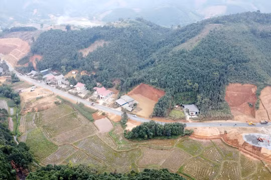 Khó khăn mặt bằng cản tiến độ dự án kết nối giao thông miền núi phía Bắc