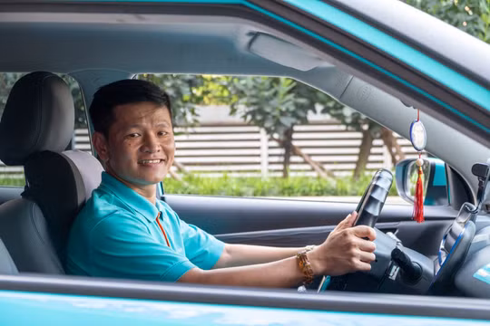 Tài xế công nghệ chạy VF 5 Plus: "Khách ngạc nhiên vì không hề say xe"