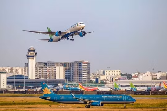 Tăng thêm 10.000 vé máy bay mỗi ngày từ TP. HCM đi các địa phương dịp Tết