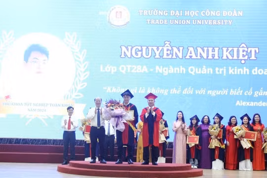 Trường Đại học Công đoàn trao bằng tốt nghiệp cho hơn 1.700 sinh viên