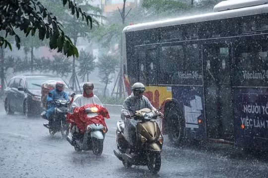 Dự báo thời tiết ngày 26/8: Bắc Bộ giảm mưa, Trung Bộ tiếp tục nắng nóng